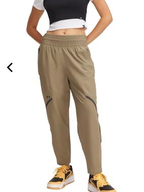 Under Armour Women's Tan Performance Jogger Pants…